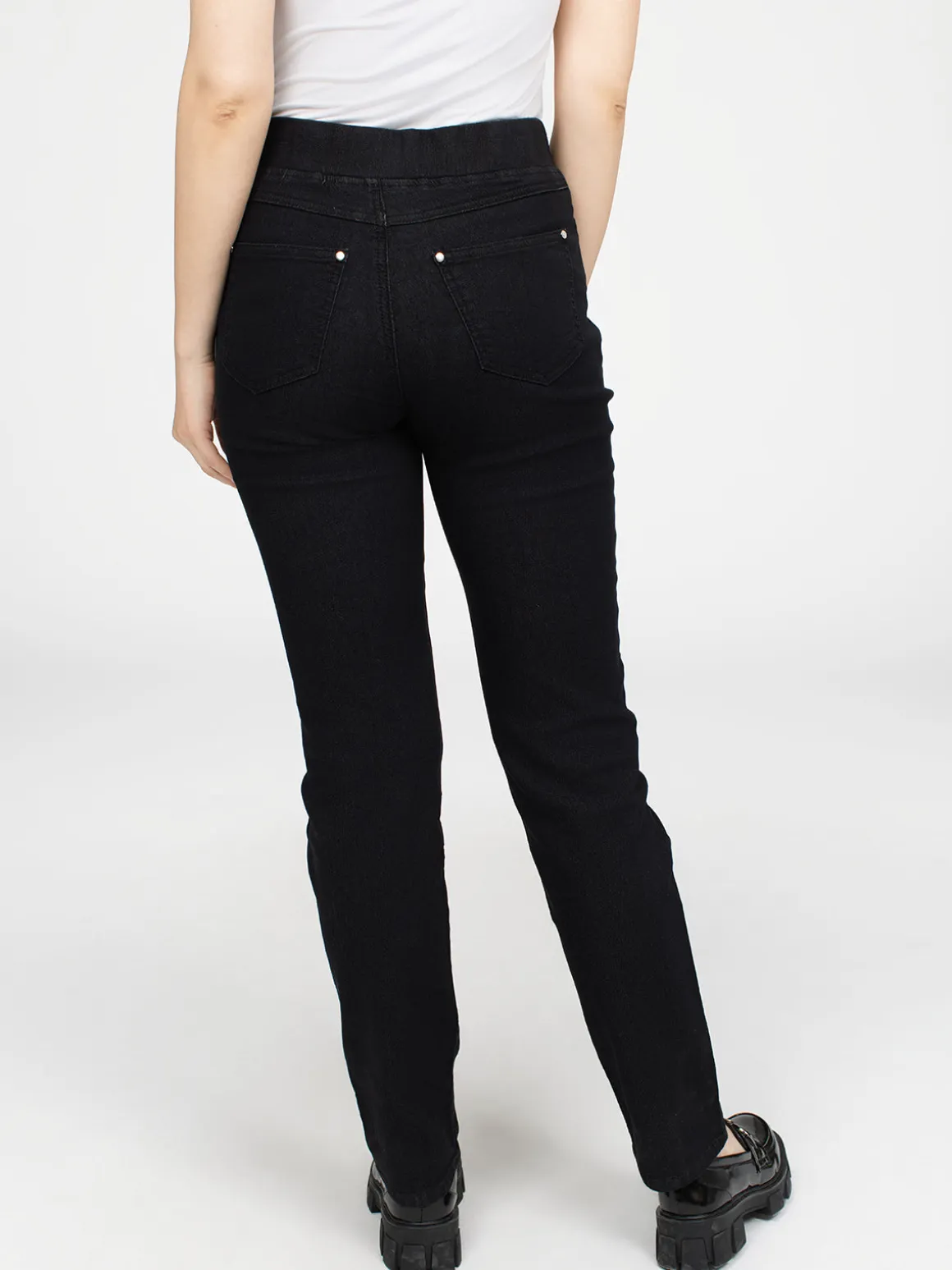 Straight leg pull-on jeans