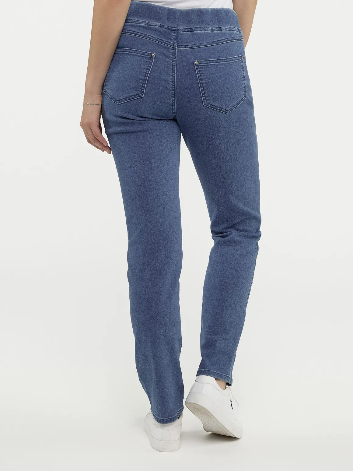 Straight leg pull-on jeans