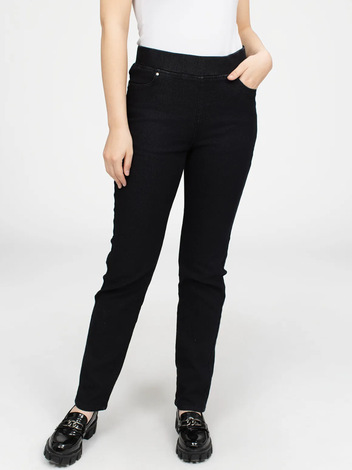 Straight leg pull-on jeans