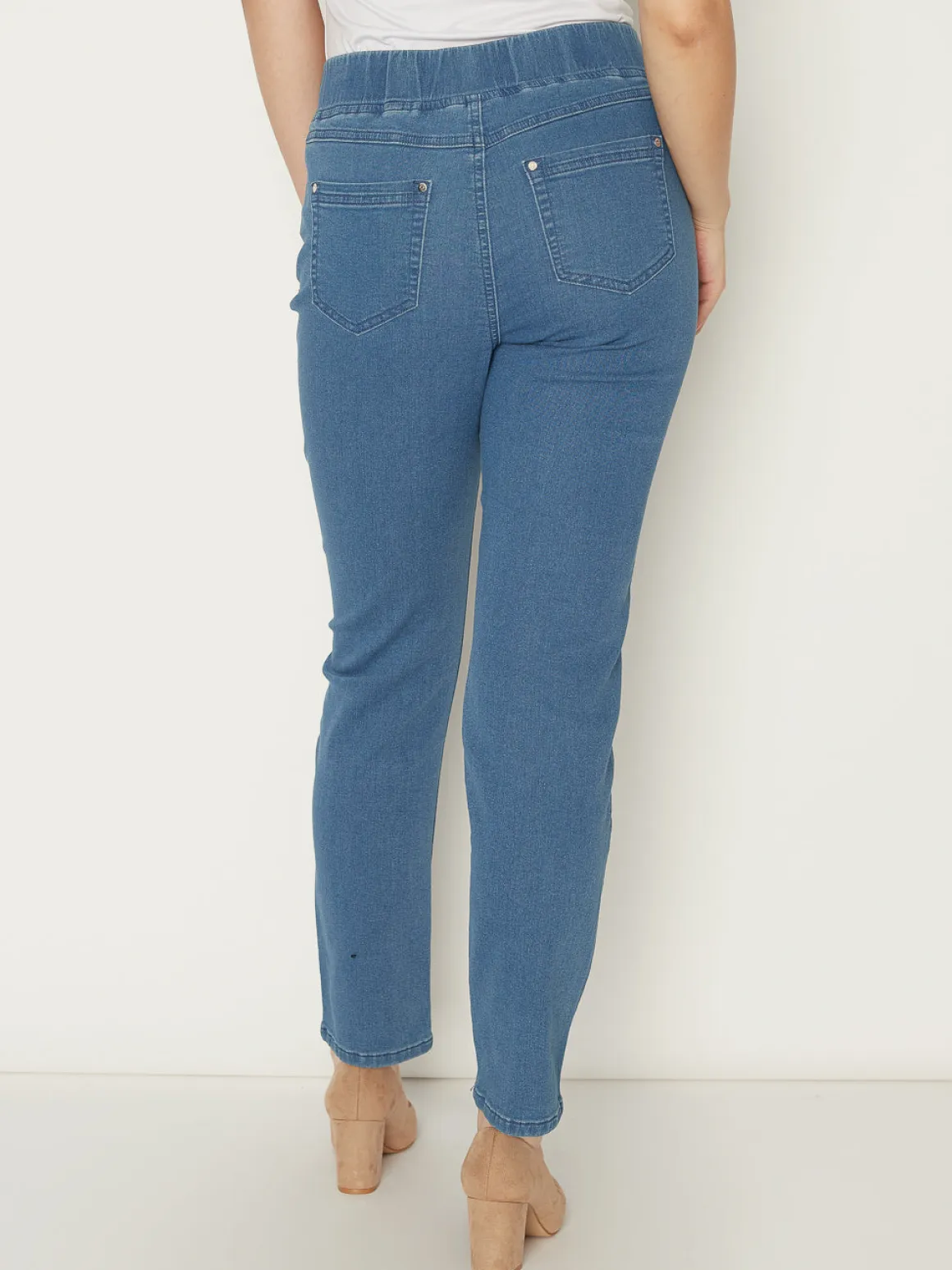 Straight leg pull-on jeans