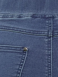 Straight leg pull-on jeans