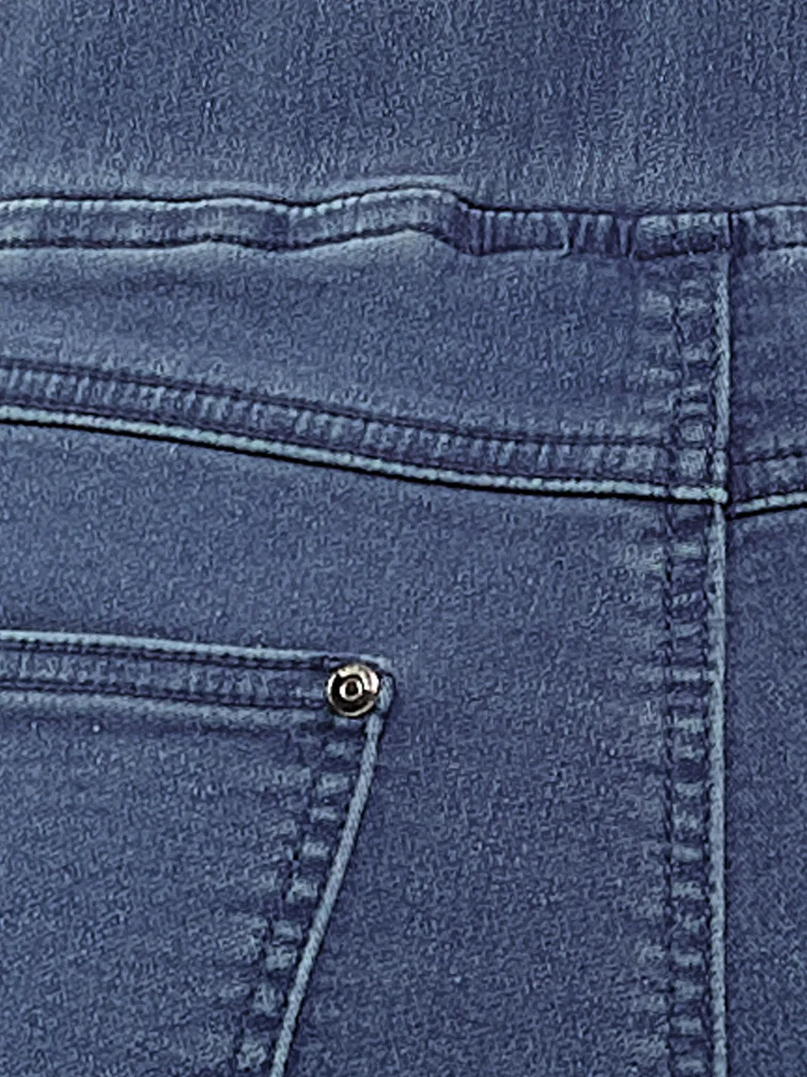 Straight leg pull-on jeans