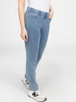 Straight leg pull-on jeans