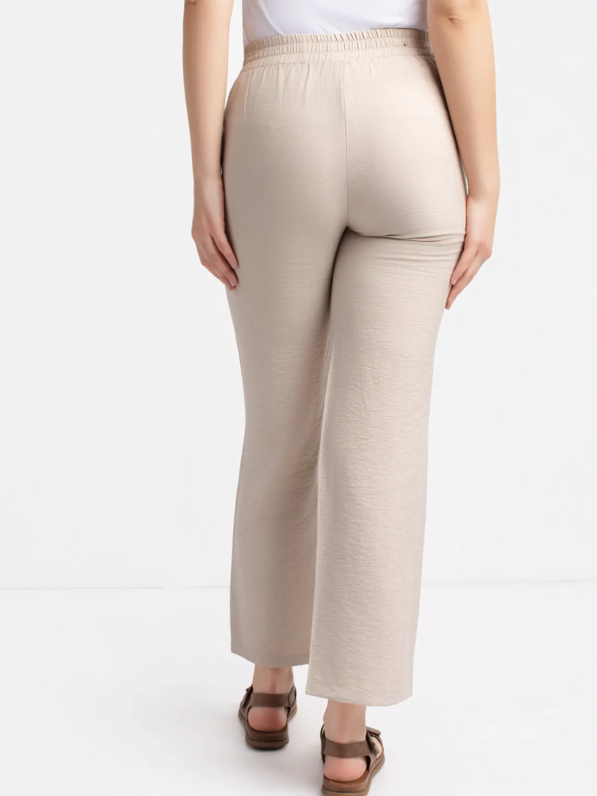 Straight semi-fitted dress pant