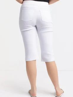 Straight semi-fitted pull-on capri