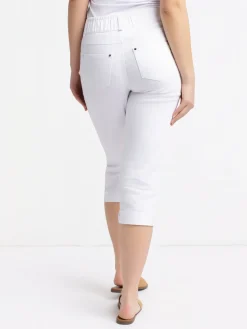 Straight semi-fitted pull-on denim capri