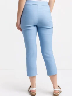 Straight semi-fitted pull-on dress capri