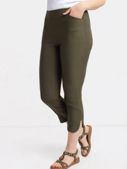 Straight semi-fitted pull-on dress capri