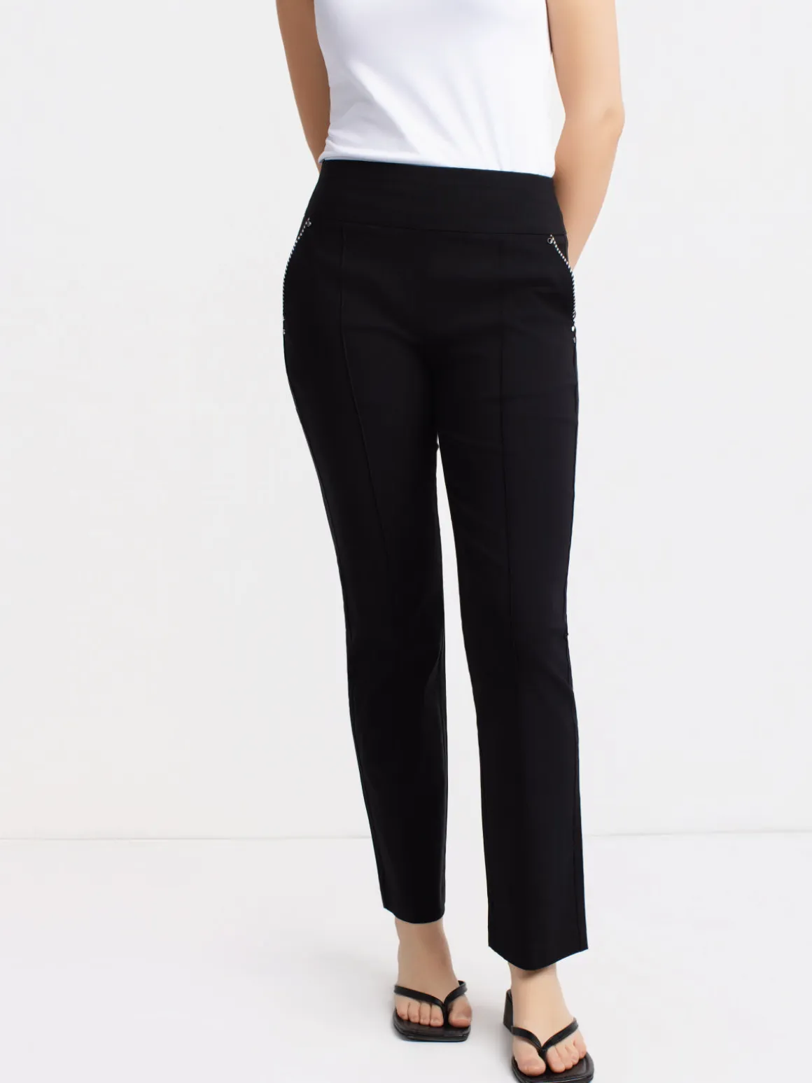Straight semi-fitted pull-on pant