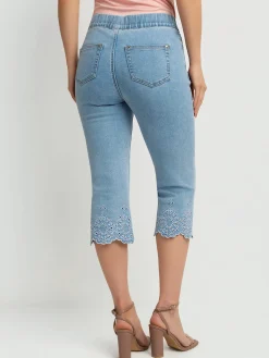 Three-quarter length denim pants