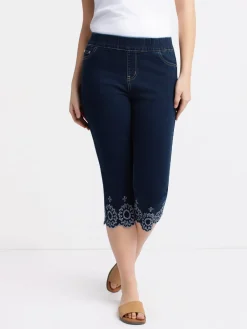 Three-quarter length denim pants