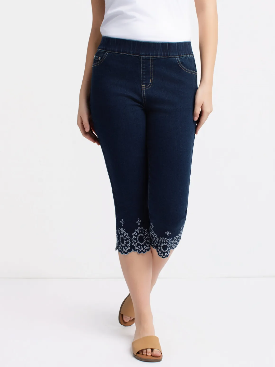 Three-quarter length denim pants