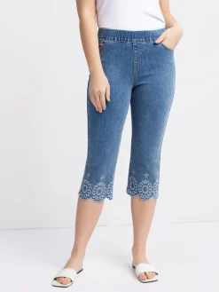 Three-quarter length denim pants